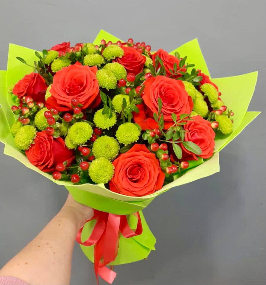 Букет цветов из: Хризантемы и Розы в Рождествено Самарской области