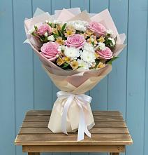 Букет цветов из:  Гвоздики, Орхидеи и Розы #REPLACE_PRED# Рождествено Самарской области