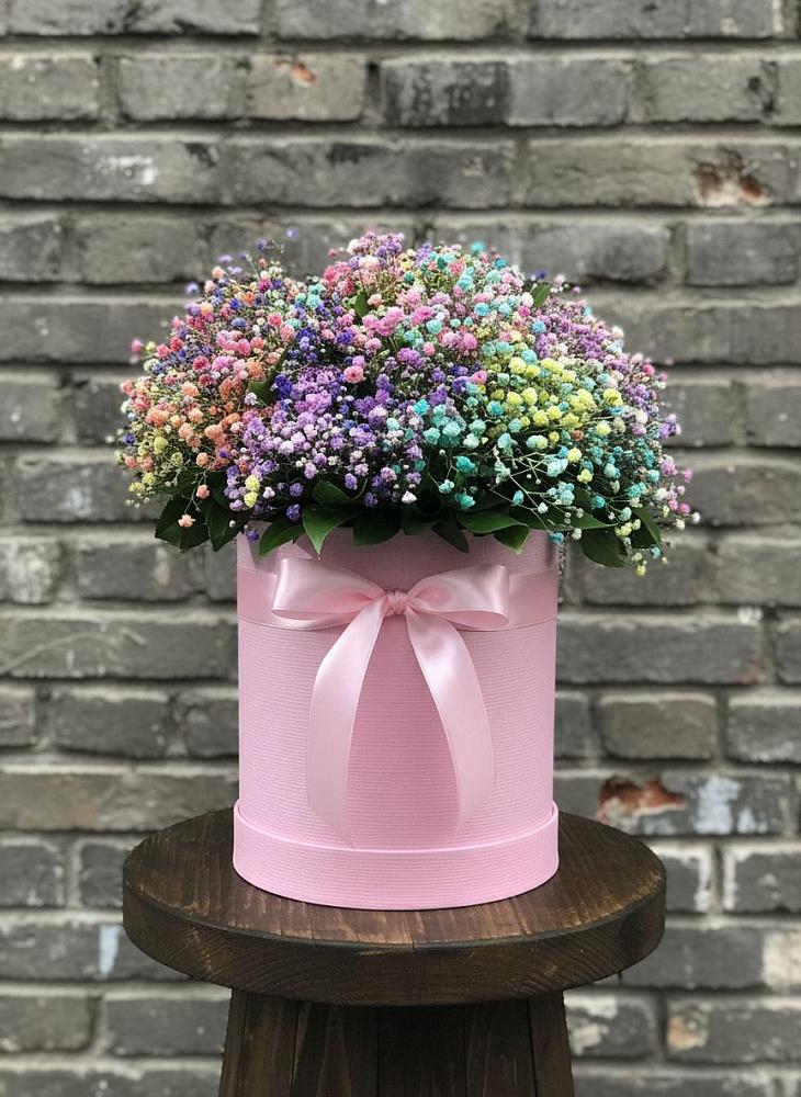 Цветочная композиция из Гипсофила и Розы в шляпной коробке в Рождествено Самарской области