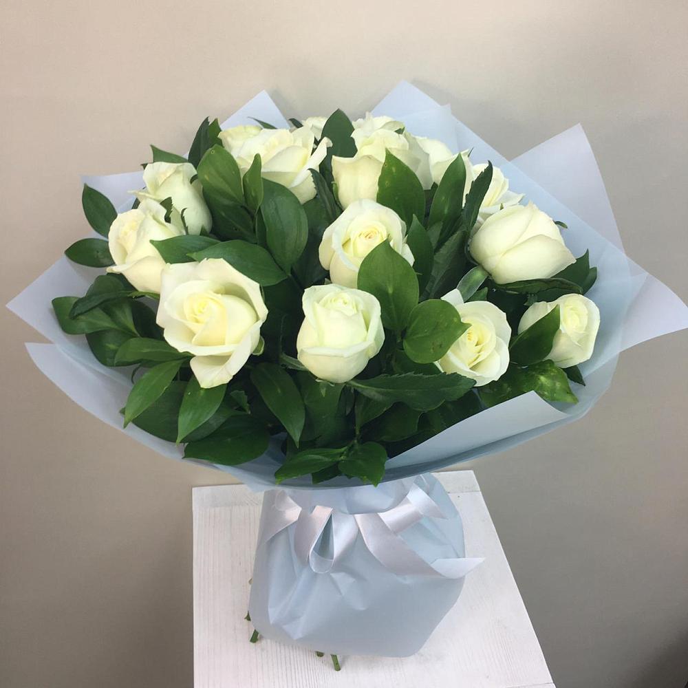 Букет 15 Белых роз Проуд в Рождествено Самарской области