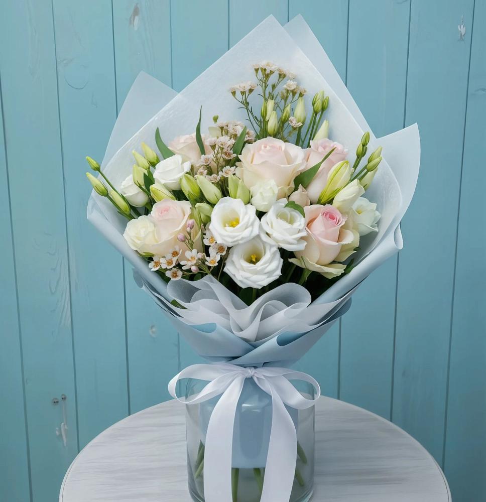 Букет цветов из: Розы и Лизиантусы в Рождествено Самарской области