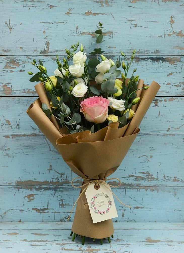 Букет цветов из: Розы и Лизиантусы в Рождествено Самарской области