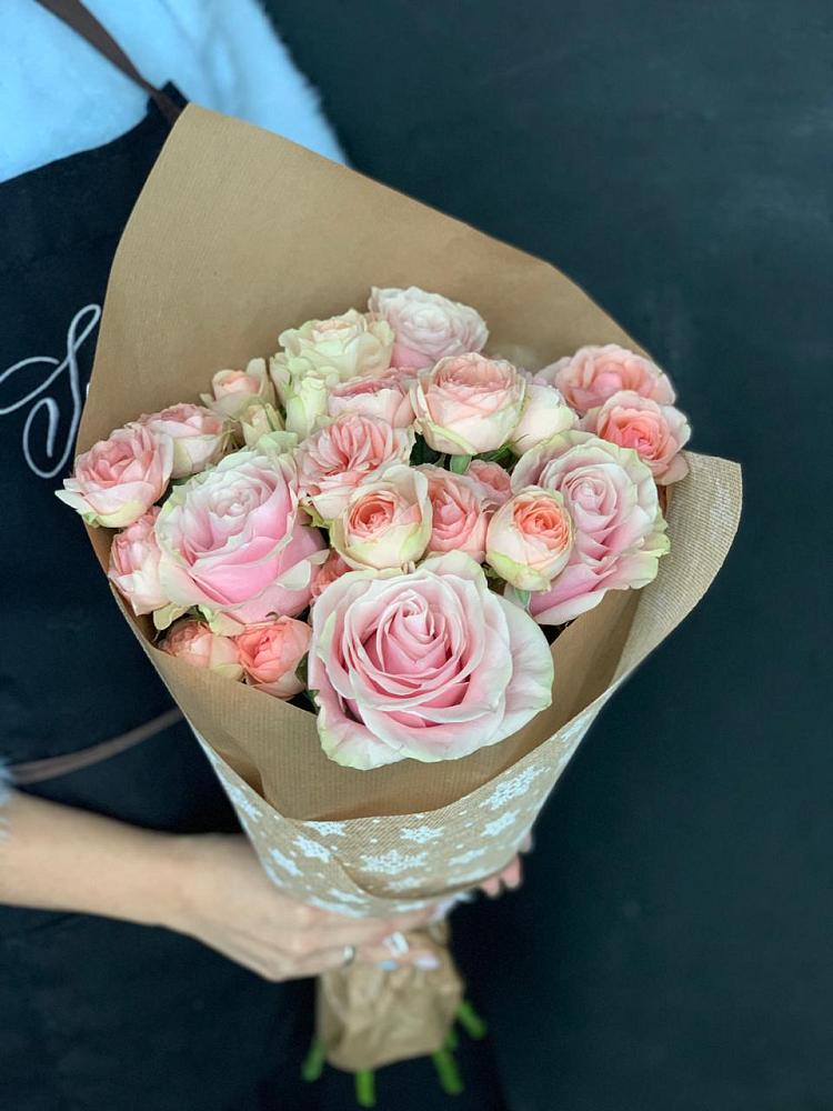 Букет цветов из: Хризантемы и Розы в Рождествено Самарской области