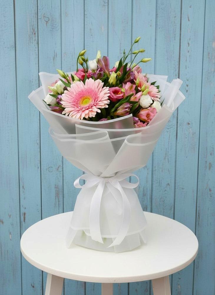 Букет цветов из: Герберы, Альстромерии и Лизиантусы в Рождествено Самарской области