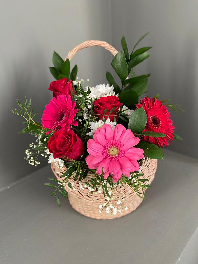 Цветочная композиция из Розы, Хризантемы и Герберы в корзине в Рождествено Самарской области
