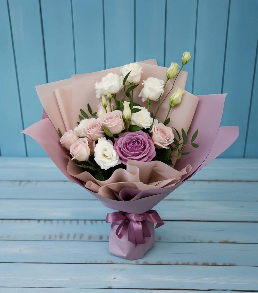 Букет цветов из: Розы и Лизиантусы в Рождествено Самарской области